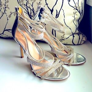 Aldo silver clear rhinestone strappy stiletto 4 inch heel dress shoes zipper